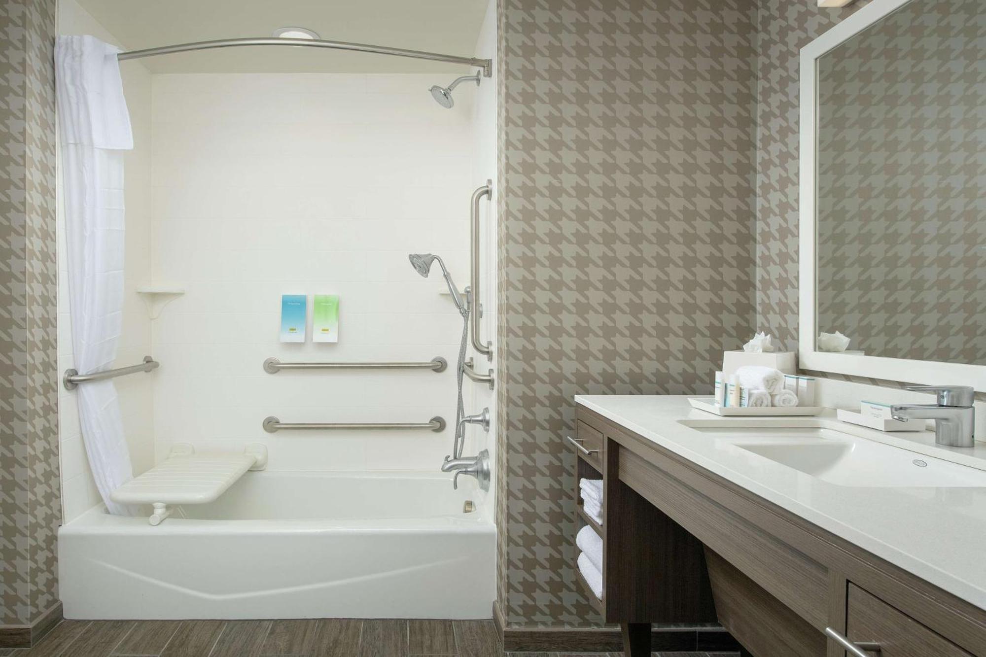 Home2 Suites By Hilton Едісон Екстер'єр фото